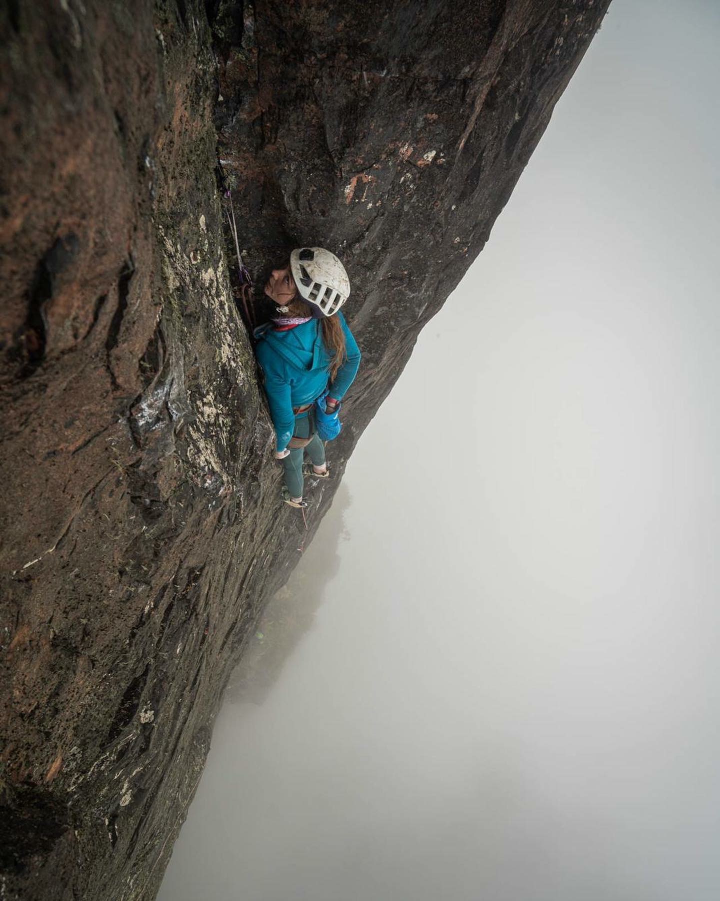 They climb like. Можно ли забираться на гору дива с детьми летом.